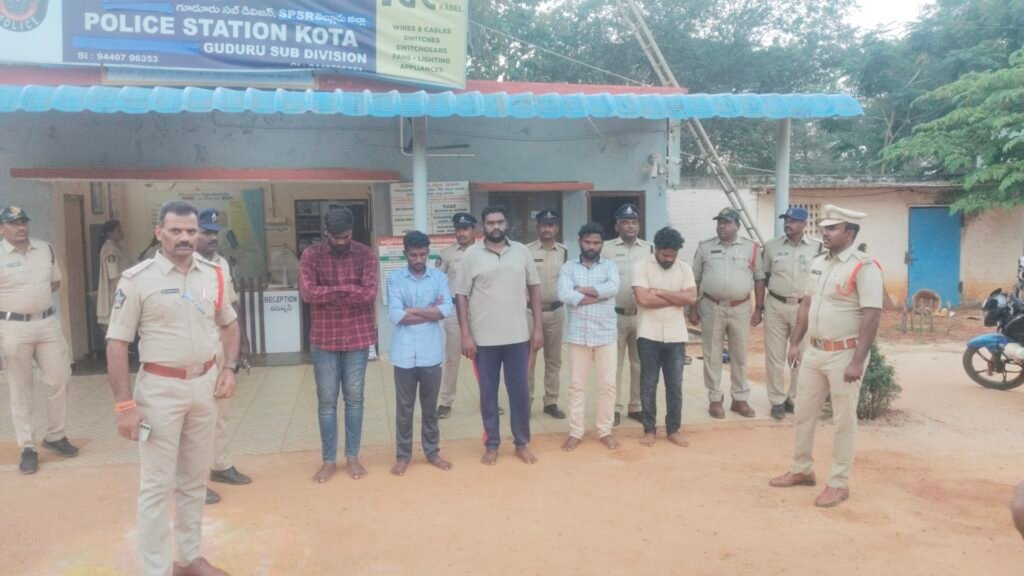 యువత సమాజం పట్ల బాధ్యత కలిగి ప్రవర్తించాలి…సి.ఐ.కిషోర్ బాబు