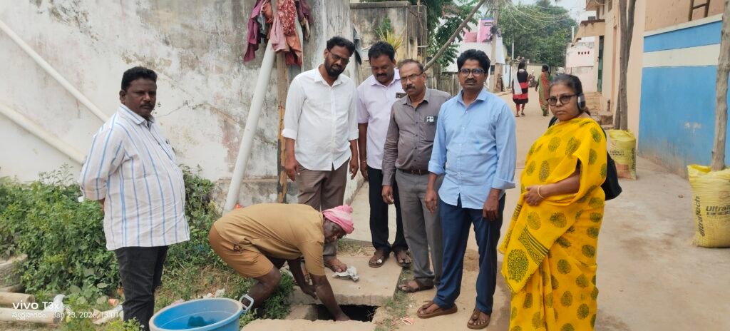 స్వర్ణసాగరం న్యూస్ ఎఫెక్ట్.. కోటలో దోమలు నివారణ చర్యలు ప్రారంభం..