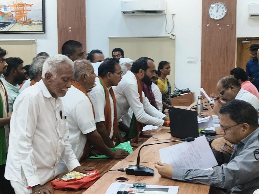 కుమ్మర మాన్యం భూ కబ్జాదారులపై పోరాటం- పెళ్లూరు సుమన్ ప్రజాపతి