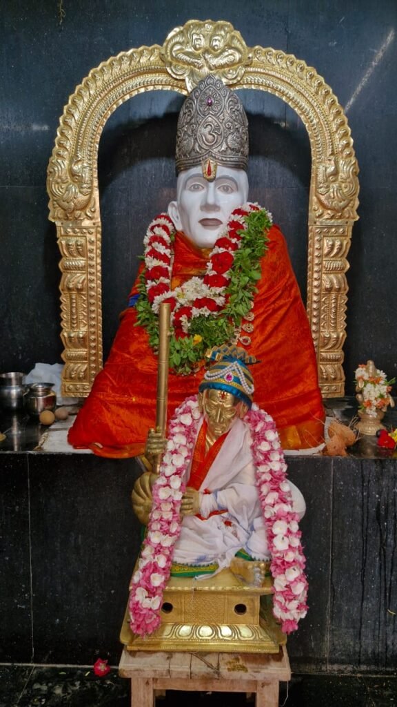 శ్రీ భగవాన్ వెంకయ్య స్వామికి ప్రత్యేక పూజలు