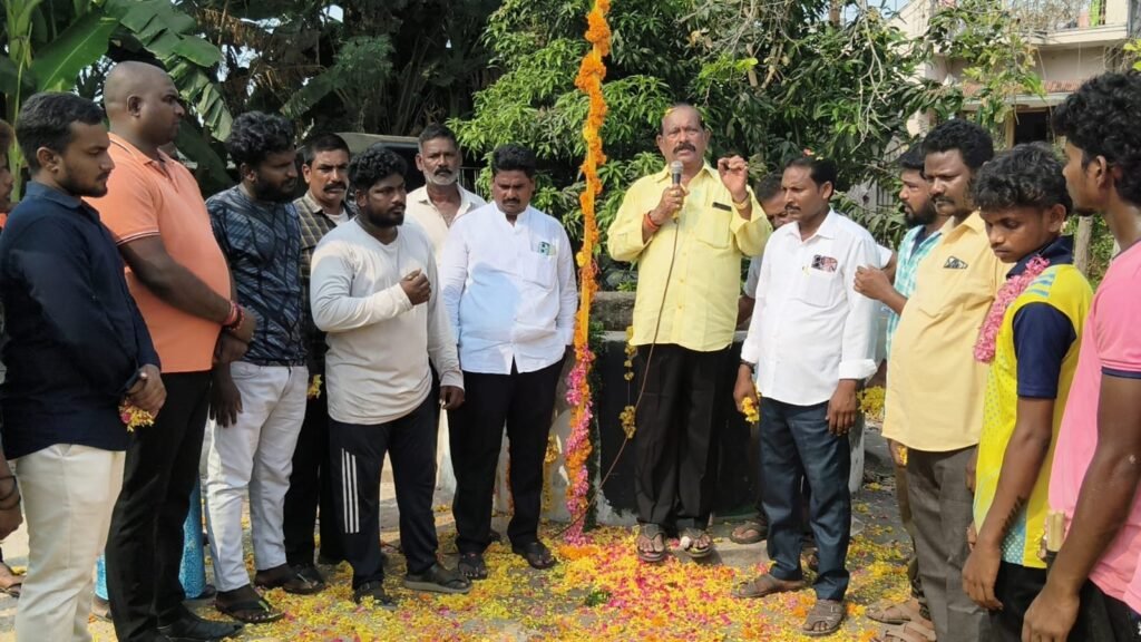 గంగవరంలో మిన్నంటిన టీడీపీ ఆవిర్భావ దినోత్సవ వేడుకలు