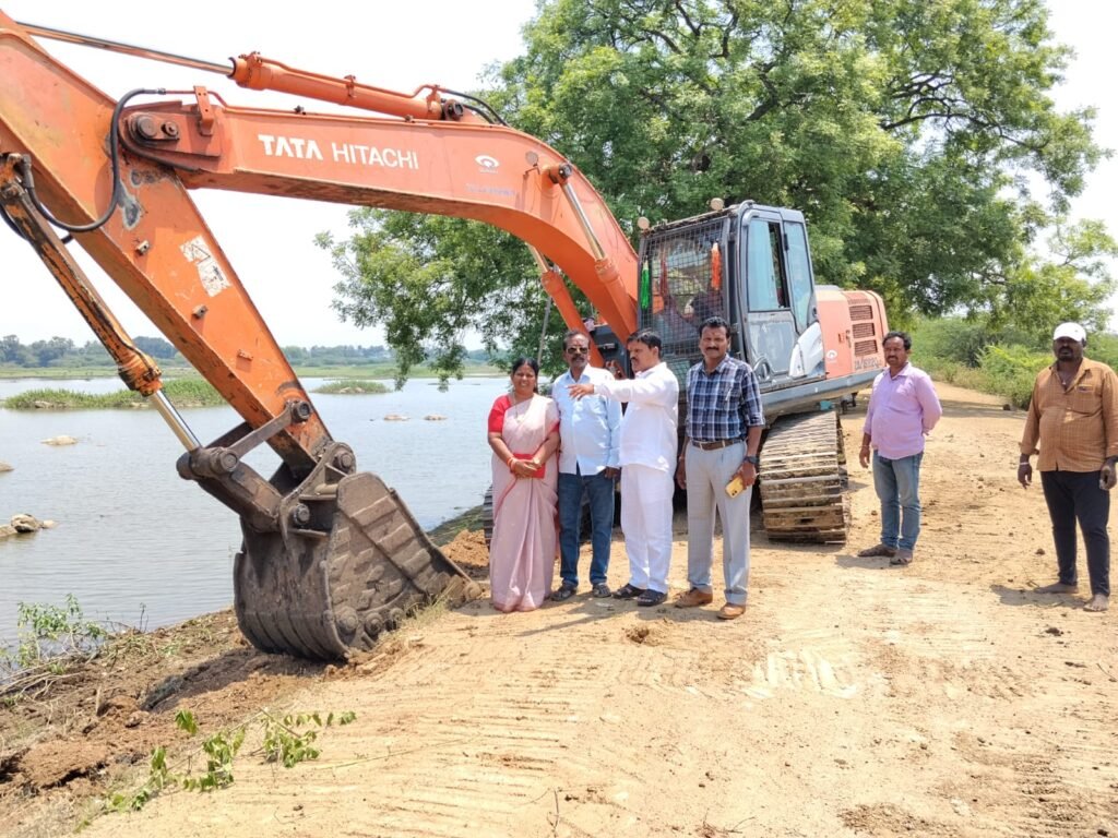 ట్యాంక్ బండ్ నిర్మాణానికి పనులు ప్రారంభం