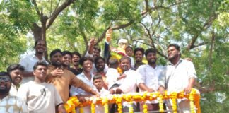 ప్రపంచ మేధావికి ఘనంగా జన్మదిన వేడుకలు