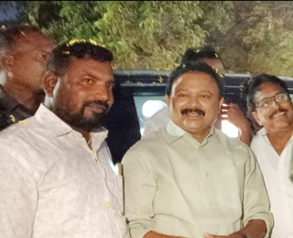 ఎమ్మెల్యే పాశిం సునీల్ కుమార్ ను మర్యాదపూర్వకంగా కలిసిన కర్లపూడి రాంబాబు
